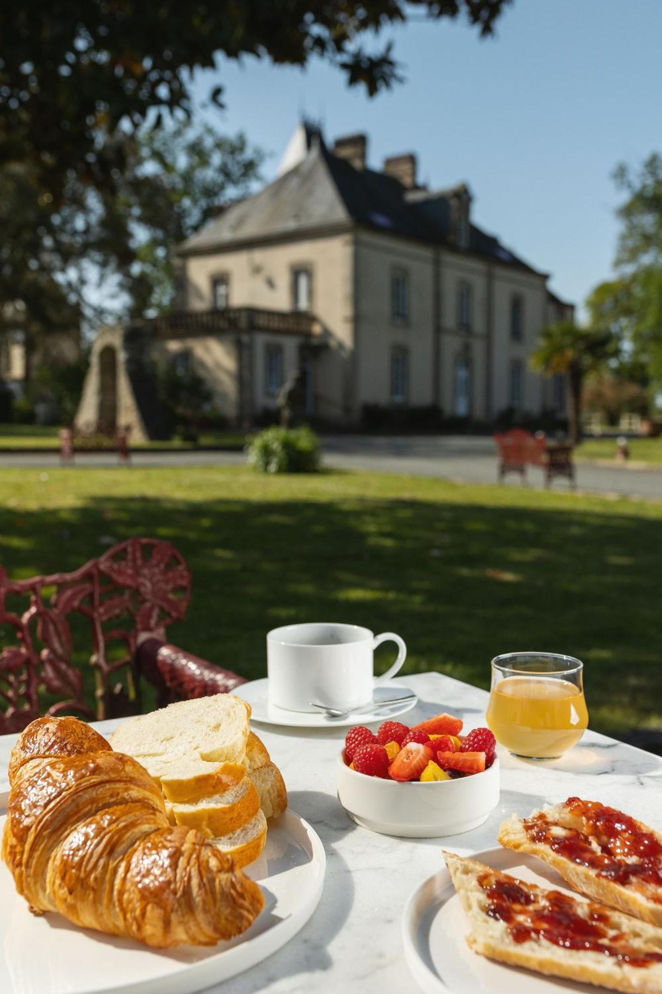 Chateau De La Richerie Beaurepaire  Exterior photo