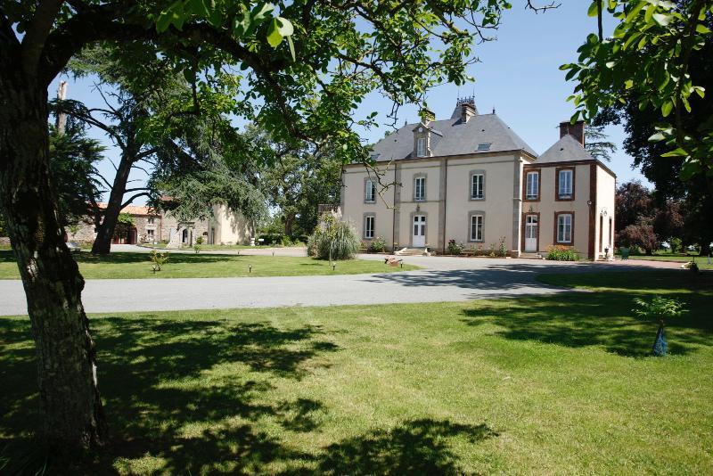 Chateau De La Richerie Beaurepaire  Exterior photo