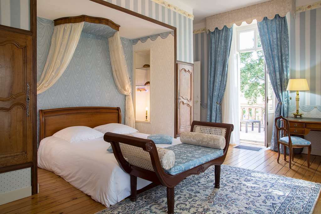 Chateau De La Richerie Beaurepaire  Room photo
