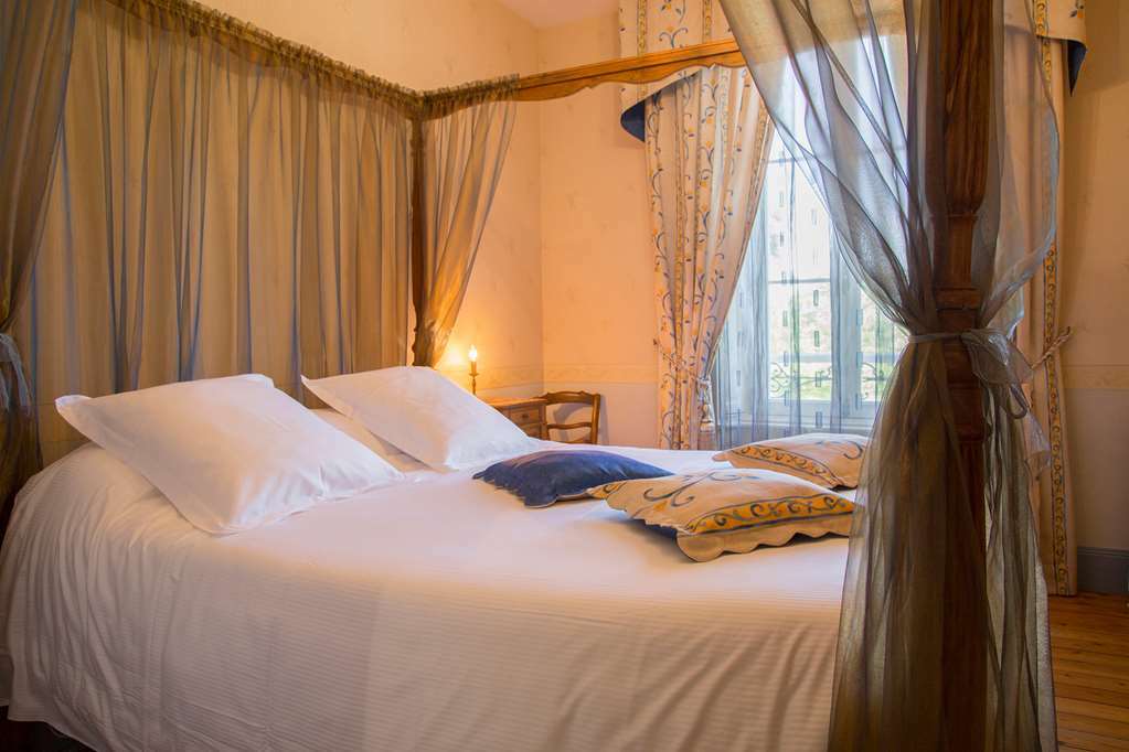 Chateau De La Richerie Beaurepaire  Room photo